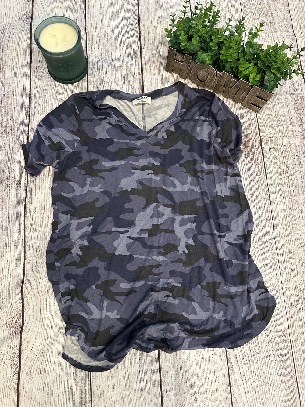 Zenana Women's Blue & Black Camouflage V-Neck Tee